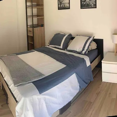 Апартаменты La Pomme De Pin - T1 Calme Et - Meuble De Tourisme Classe 2 Etoiles